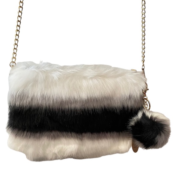 Heimish Atlantic Fashion Faux Fur Purse with Goldtone chain strap New with tags - Picture 3 of 6